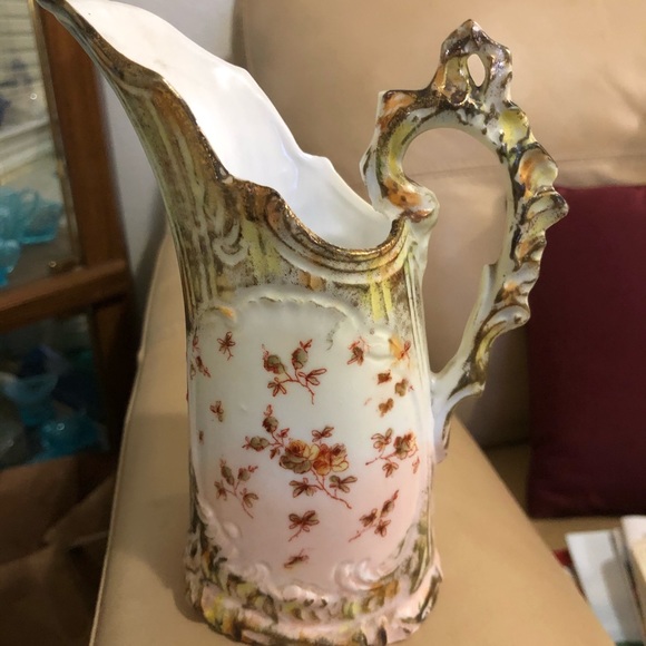 Vintage Victorian style pitcher - Picture 4 of 4